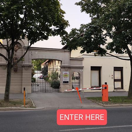 Grand Bells Bed And Breakfast Zagreb Bagian luar foto