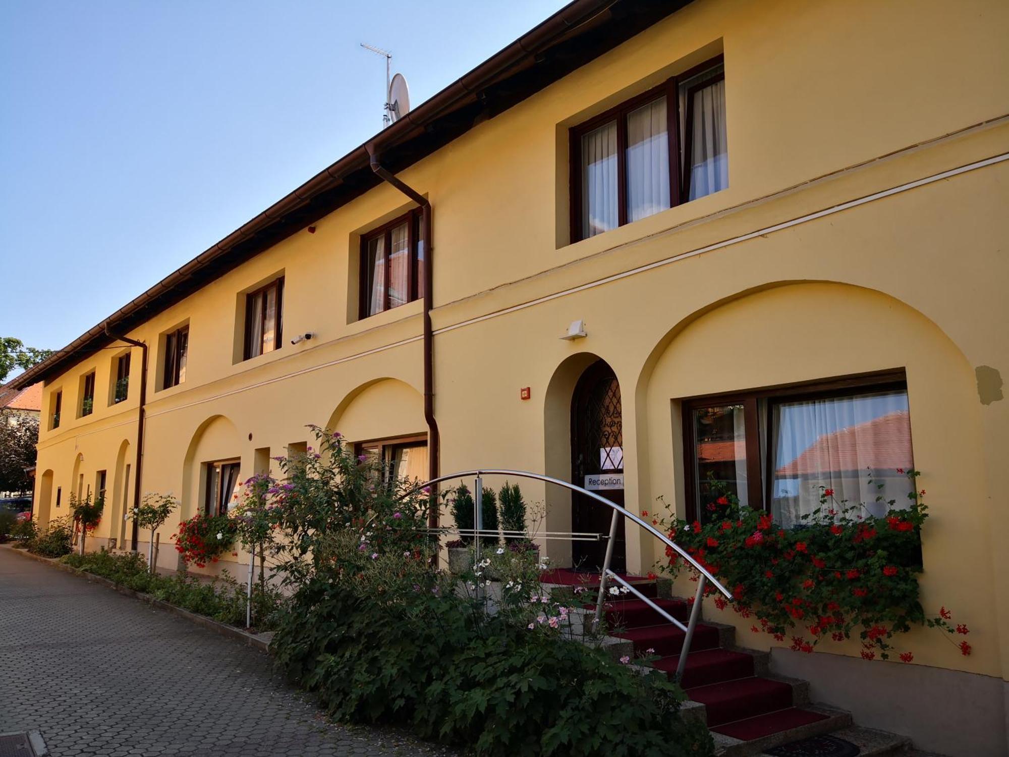 Grand Bells Bed And Breakfast Zagreb Bagian luar foto
